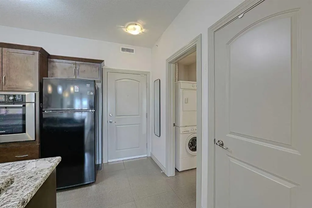 70 Royal Oak Plaza NW, #403