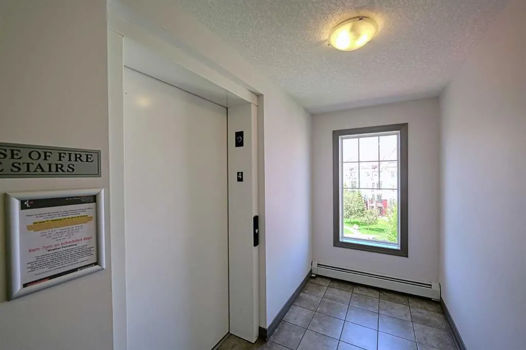 70 Royal Oak Plaza NW, #403