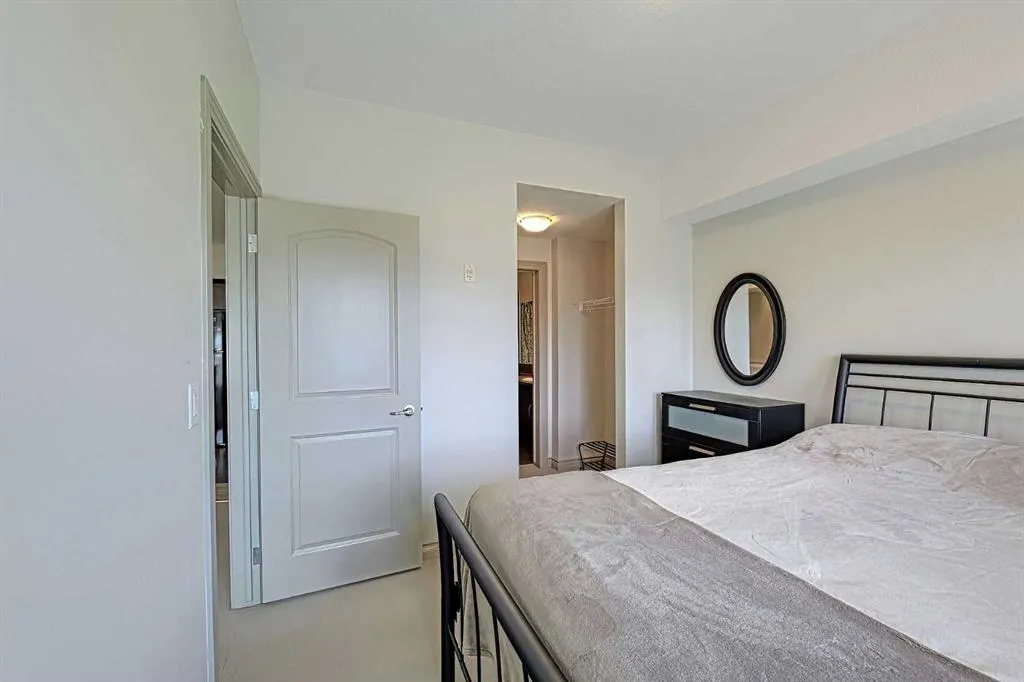 70 Royal Oak Plaza NW, #403