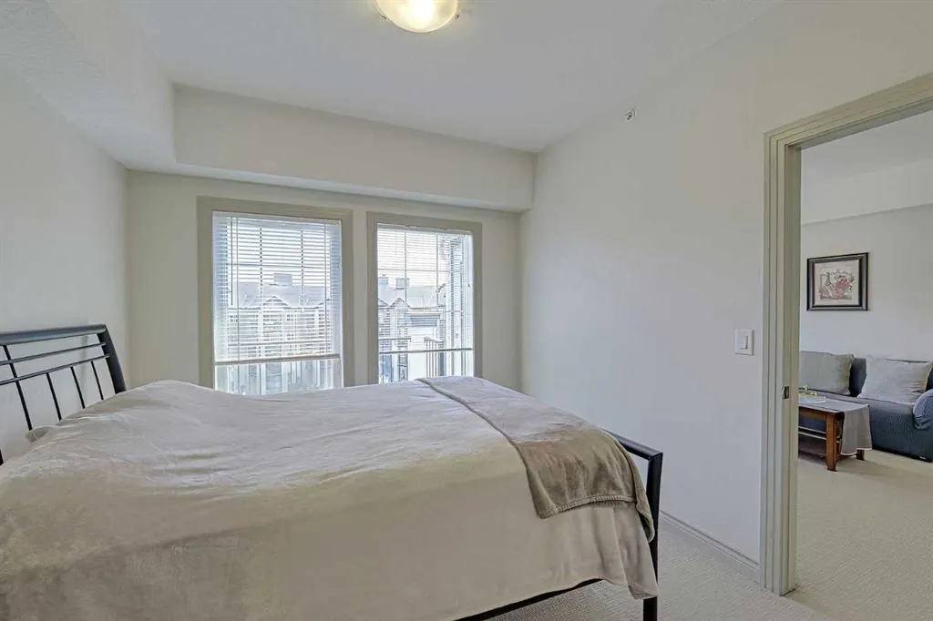 70 Royal Oak Plaza NW, #403