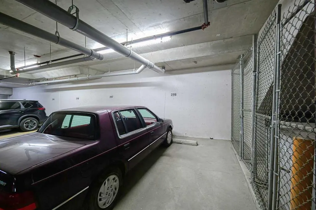 70 Royal Oak Plaza NW, #403