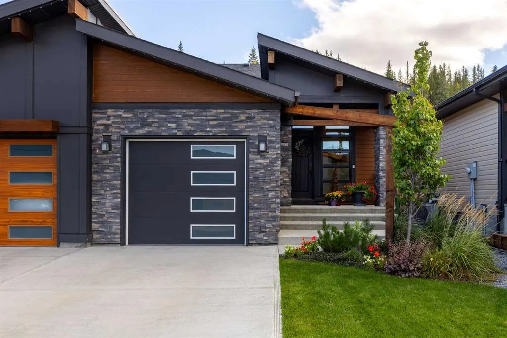 84 Riviera Court