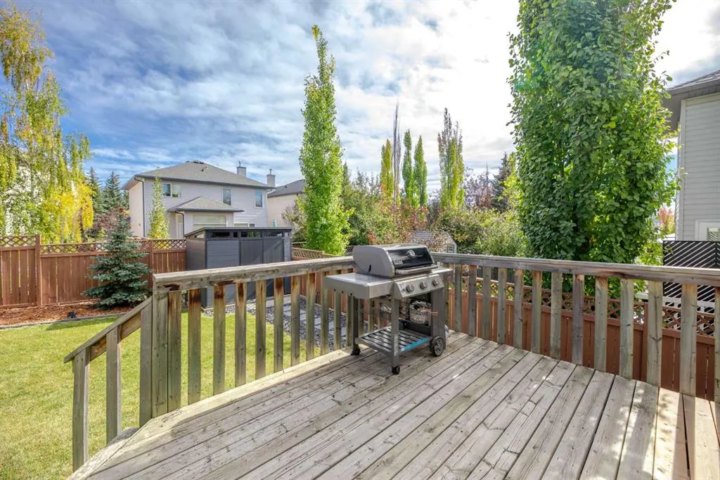 235 Tuscany Ridge View NW