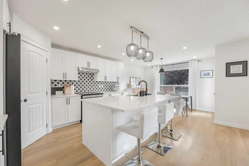 235 Tuscany Ridge View NW