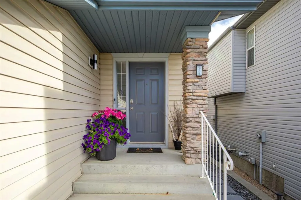 235 Tuscany Ridge View NW