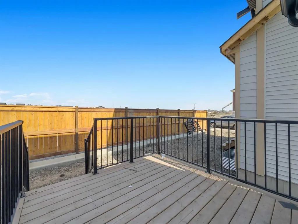 715 Buffaloberry Manor SE