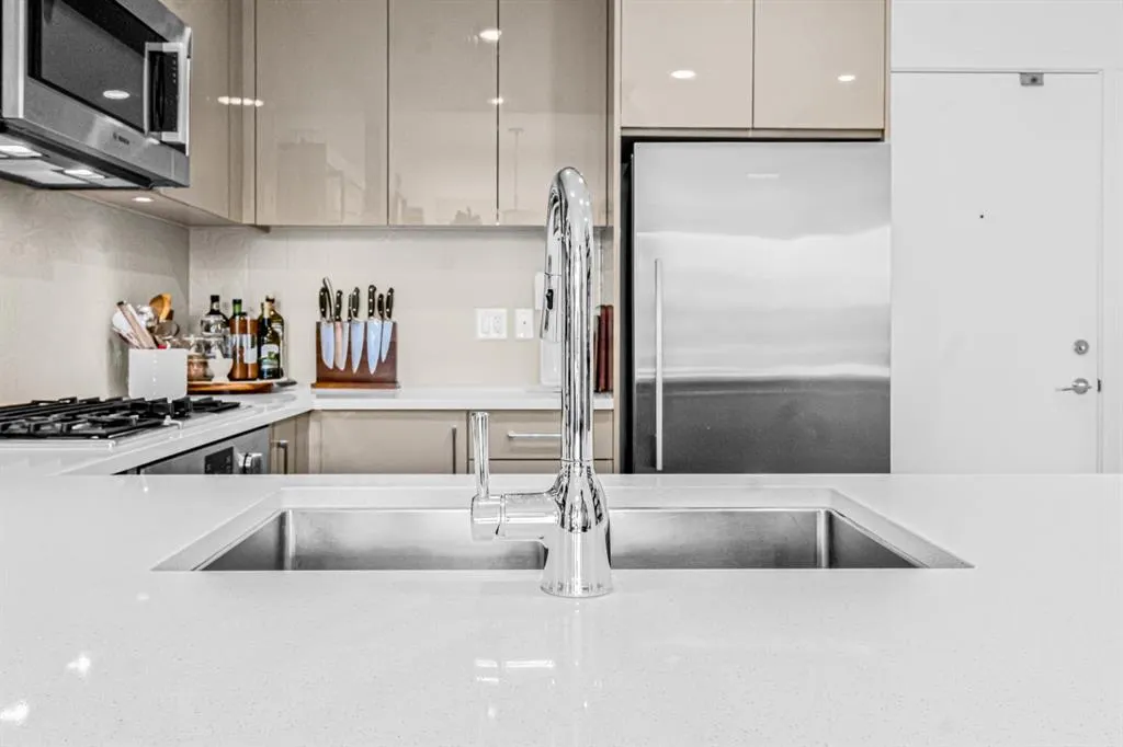 301 10 Street NW, #607