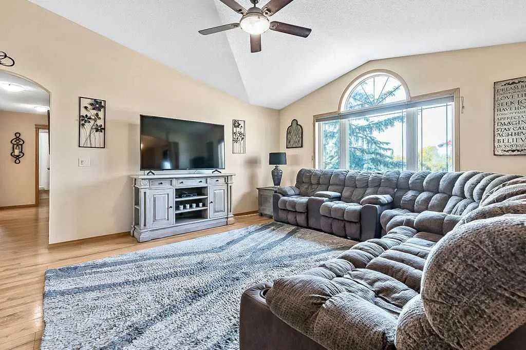 5054 274 Avenue W, #200