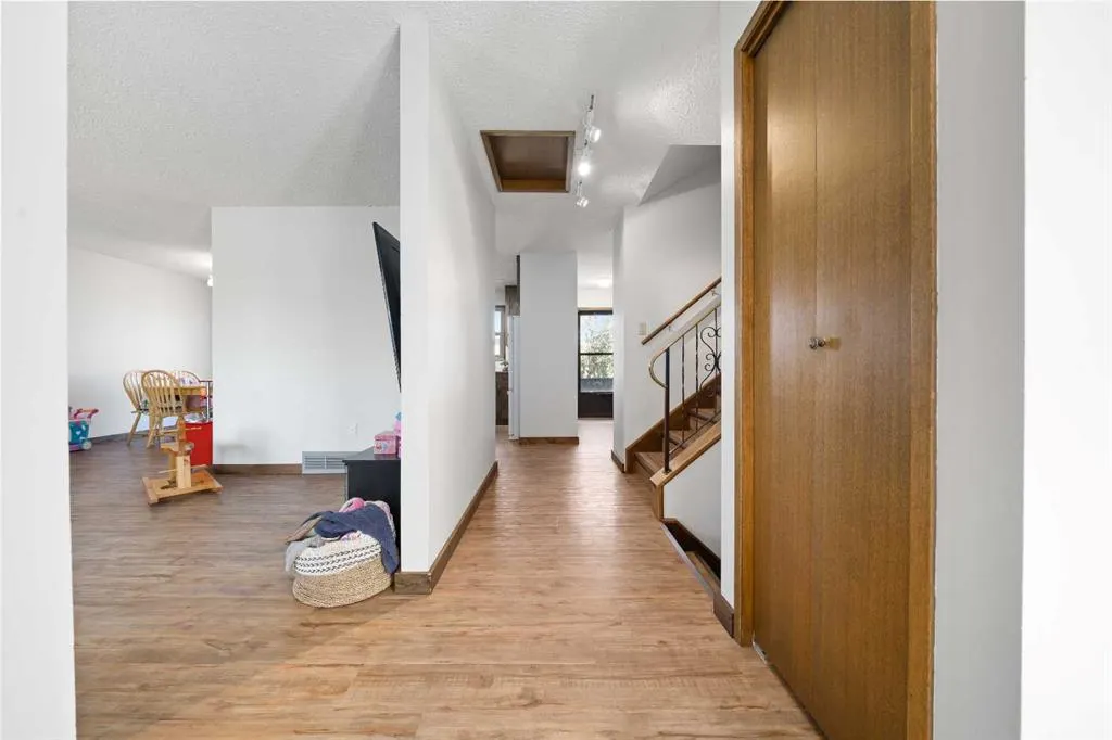 14 Ross Glen Green SE