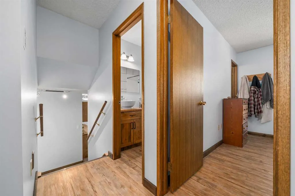 14 Ross Glen Green SE