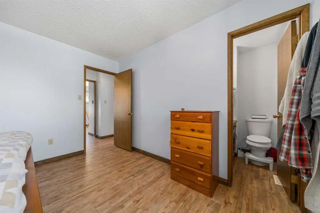 14 Ross Glen Green SE