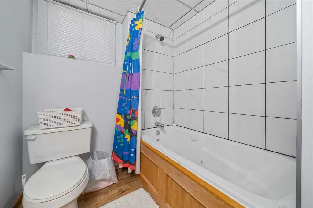 14 Ross Glen Green SE