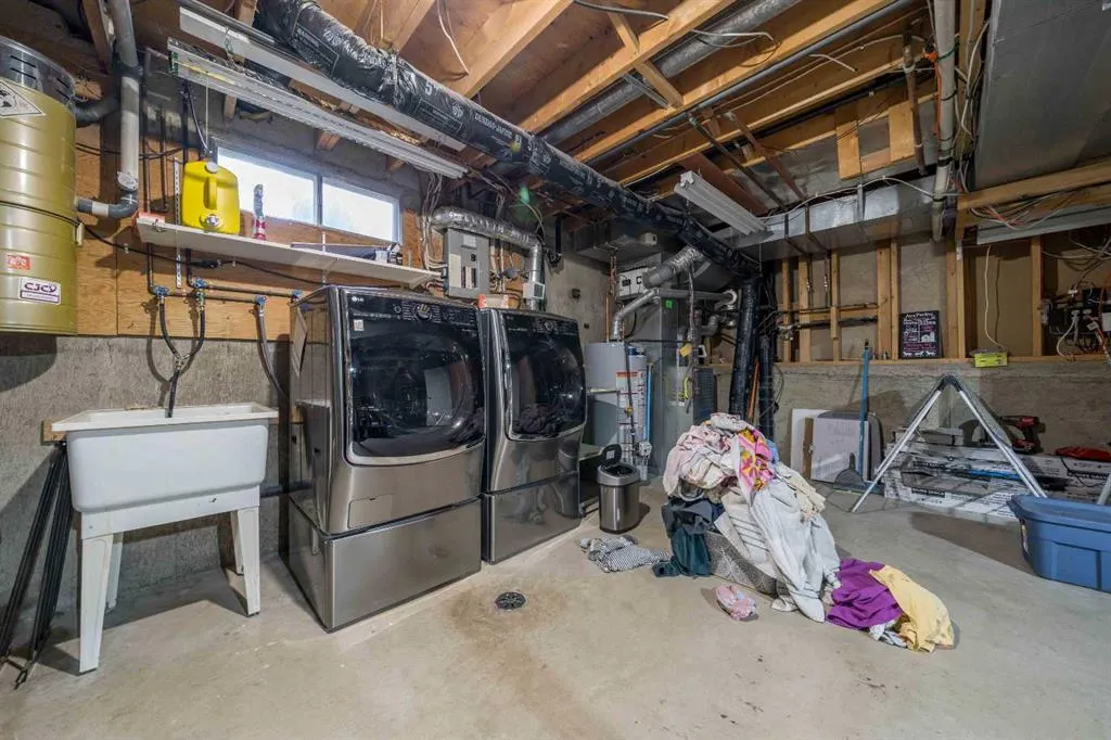 14 Ross Glen Green SE