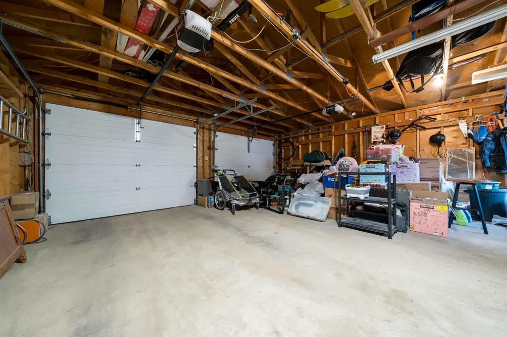 14 Ross Glen Green SE