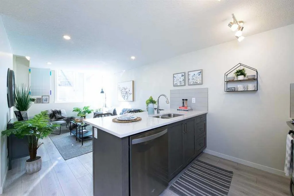 135 Mahogany Parade SE, #1104