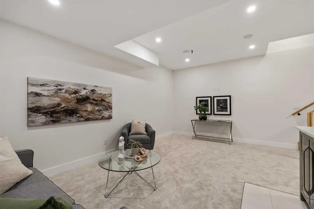 2015 34 Street SW