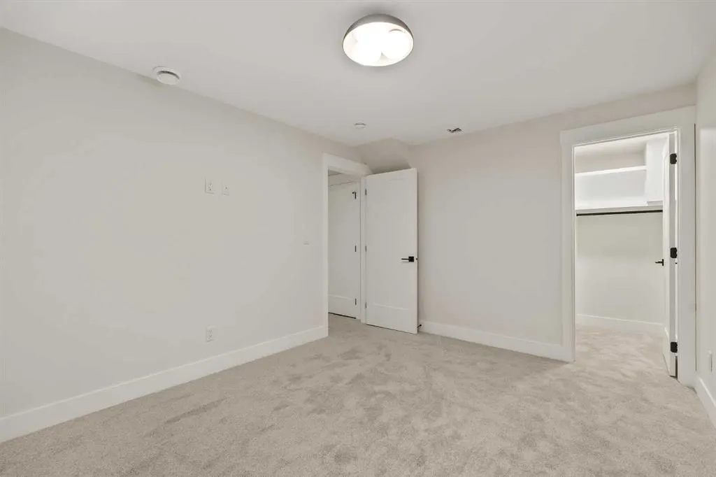 2015 34 Street SW