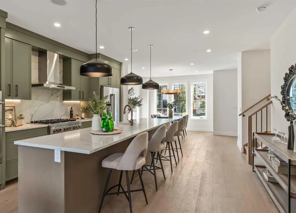 2015 34 Street SW