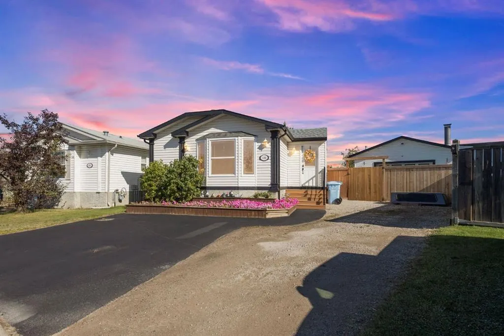 136 Sumac Crescent