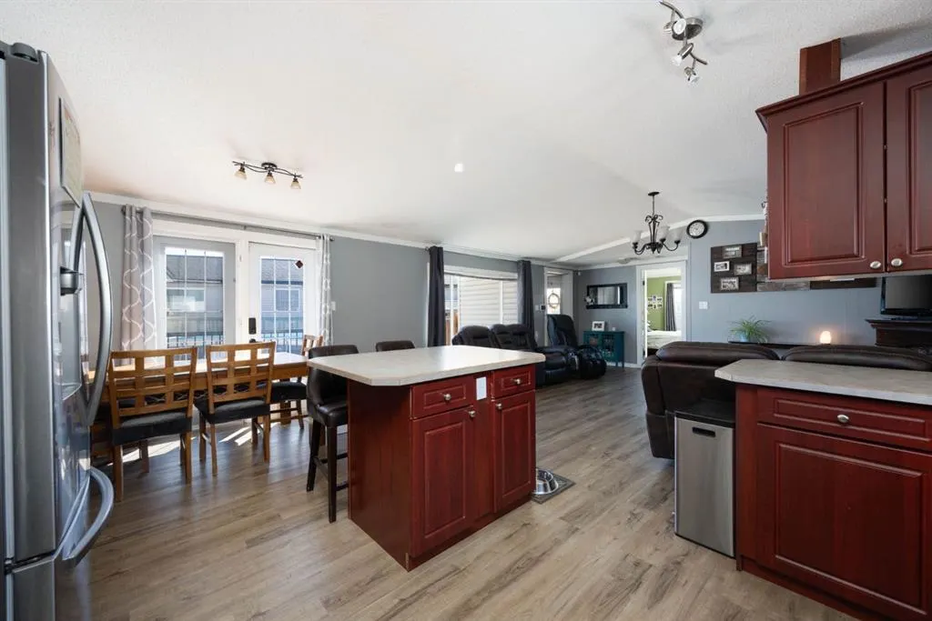 136 Sumac Crescent