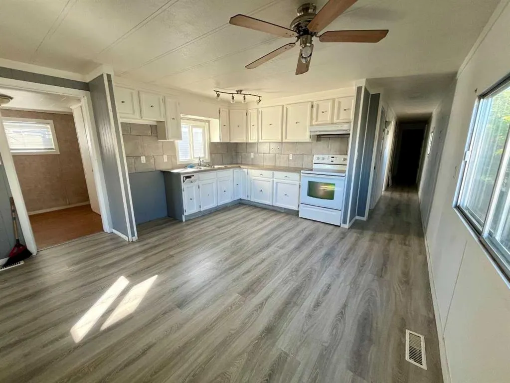 4802 54 Avenue, #15