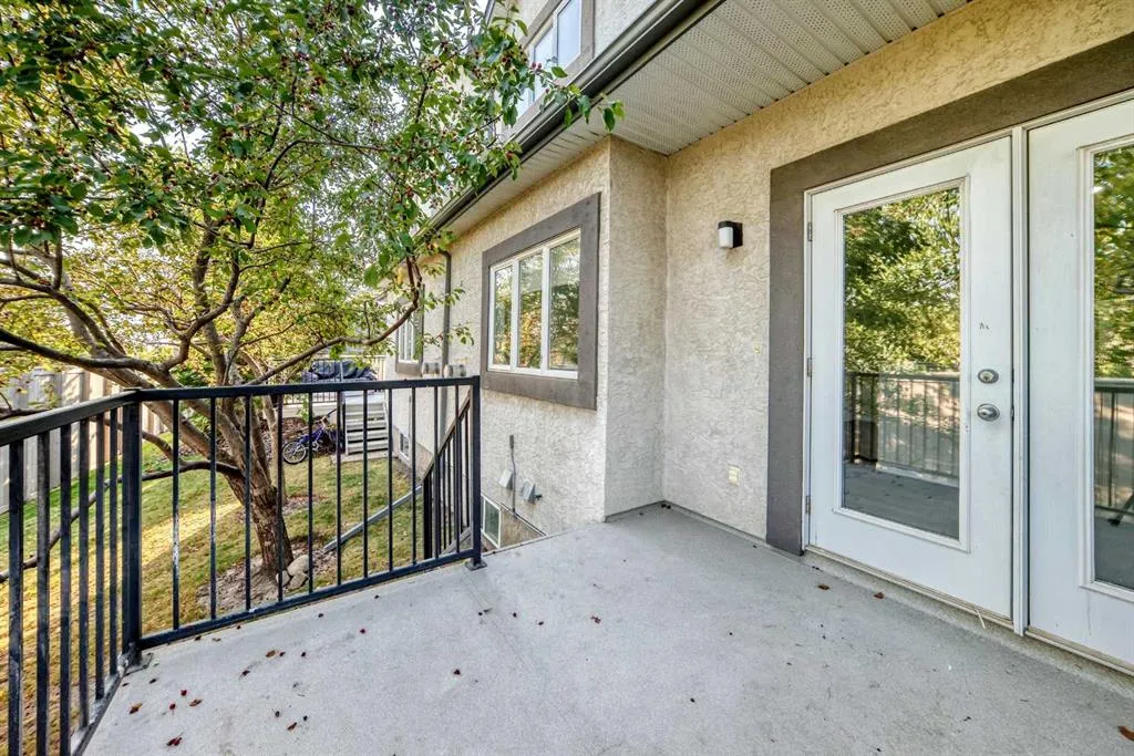 92 simcoe Place SW