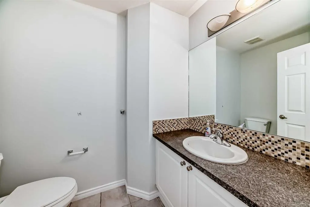 92 simcoe Place SW
