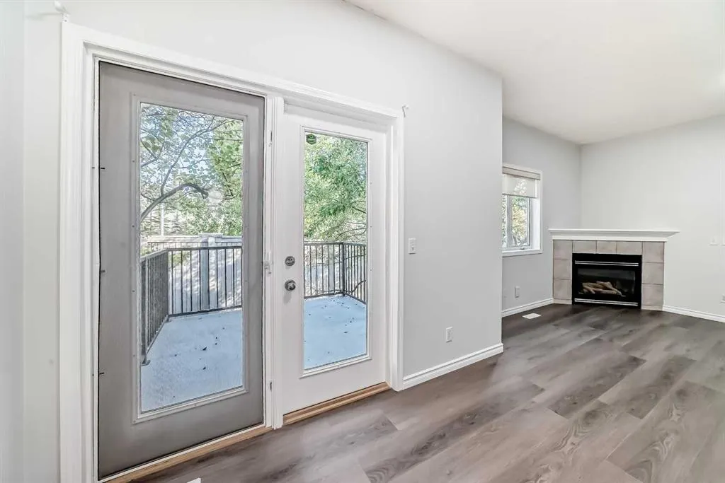 92 simcoe Place SW