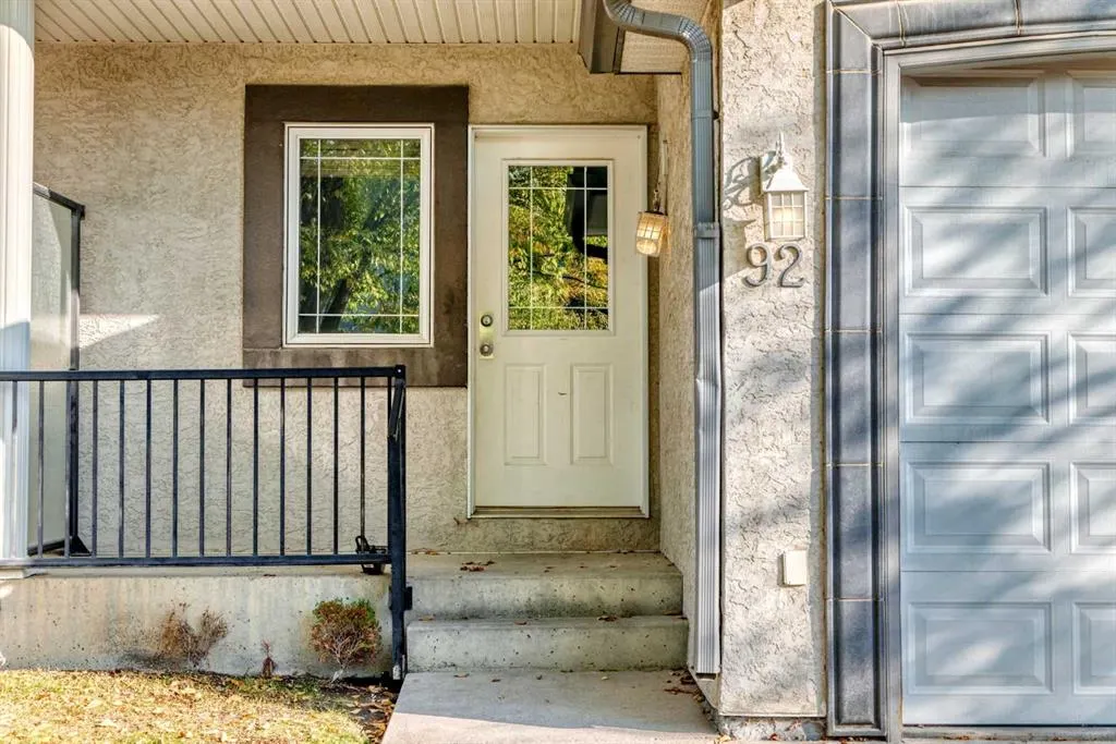 92 simcoe Place SW