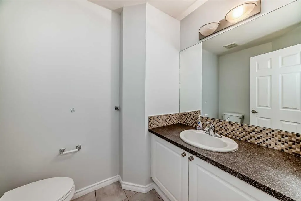 92 simcoe Place SW
