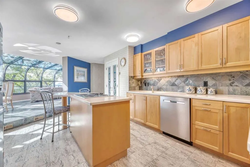 300 Meredith Road NE, #610