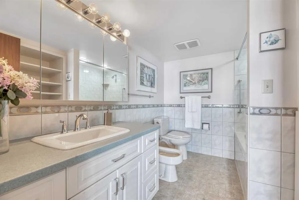 300 Meredith Road NE, #610