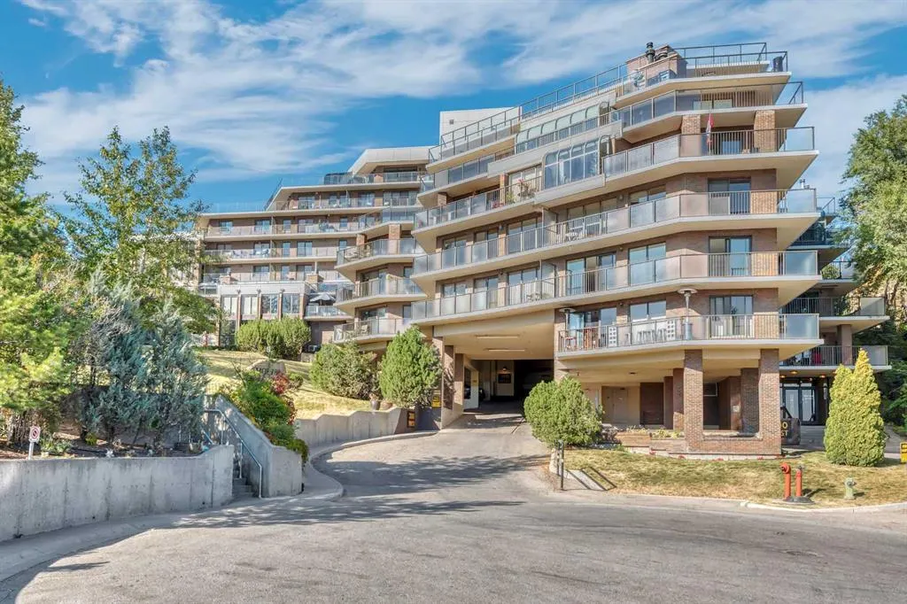 300 Meredith Road NE, #610