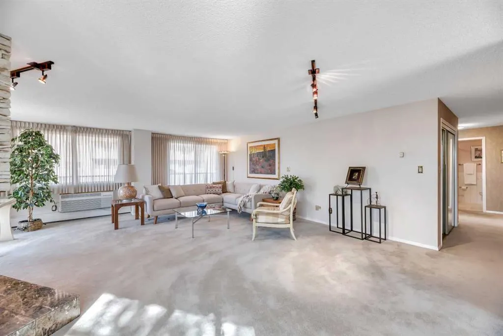 300 Meredith Road NE, #610