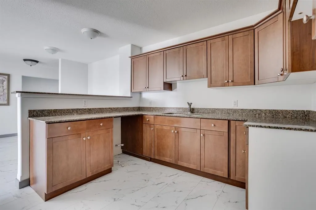 8535 Clearwater Court, #206