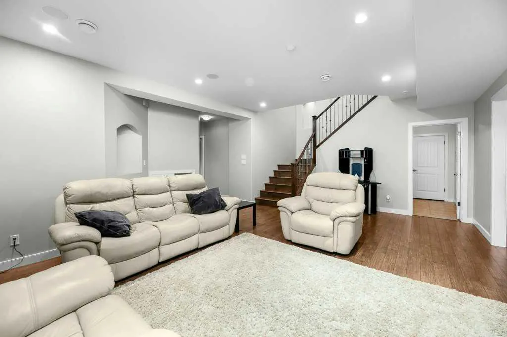34 Overand Place