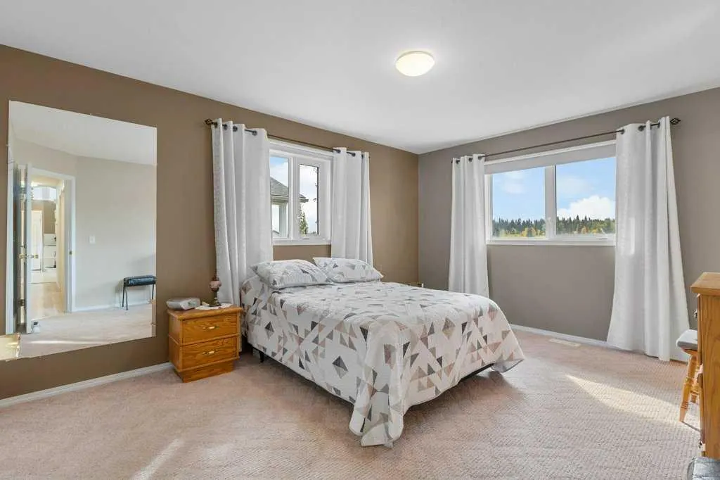114 Cremona Heights