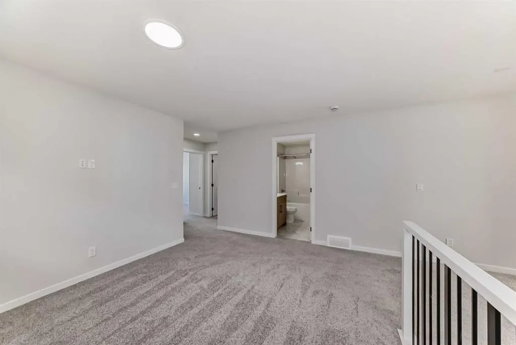 374 Corner Glen Way NE