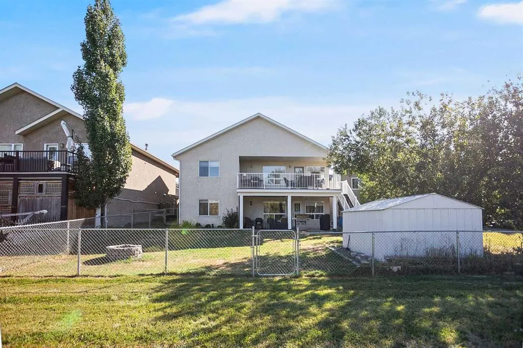 211 Lineham Acres Close NW