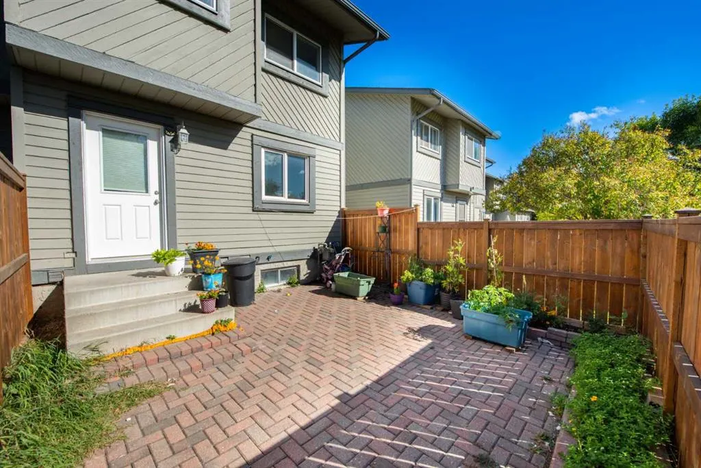 12 Templewood Drive NE, #61