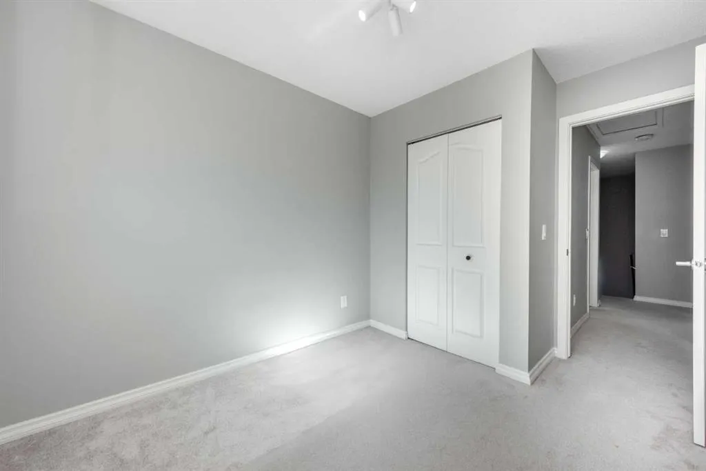 12 Templewood Drive NE, #61