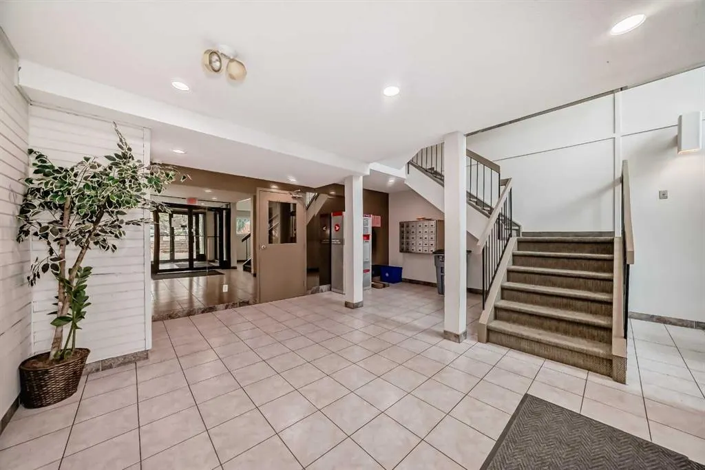 60 Glamis Drive SW, #1210
