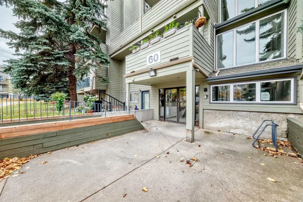 60 Glamis Drive SW, #1210