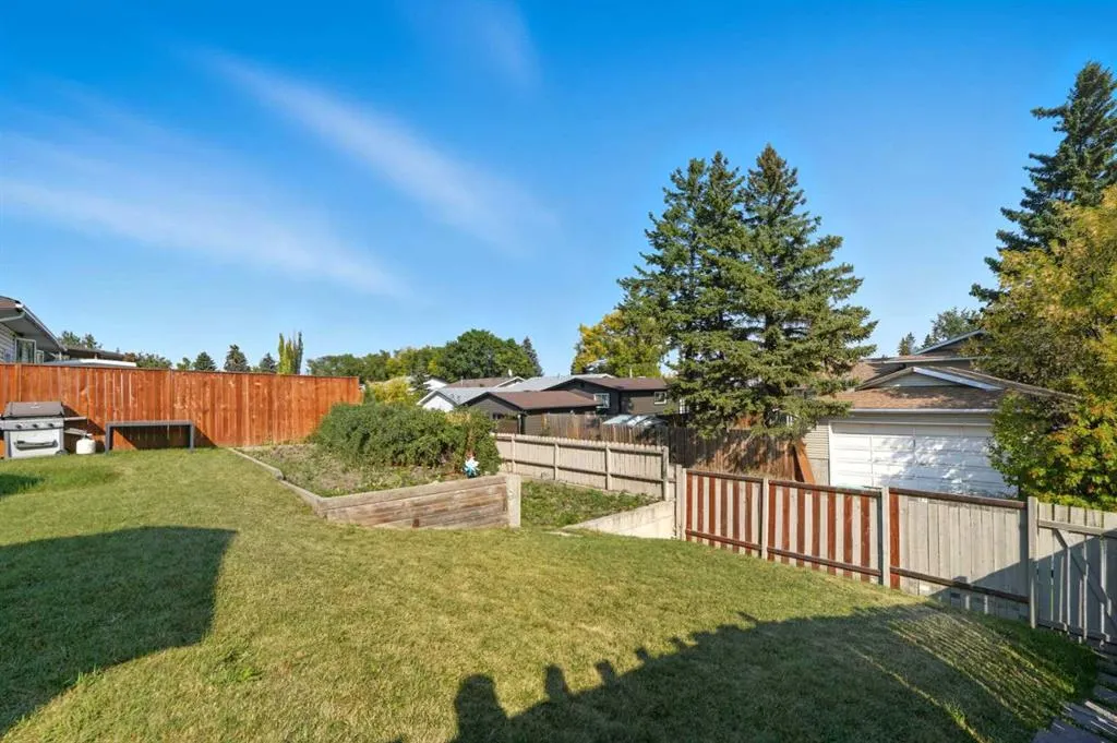 224 Whitestone Crescent NE