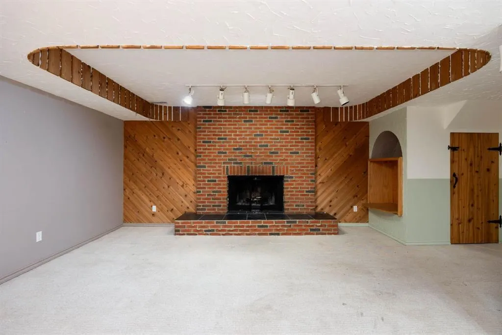 225 Cardinal Drive