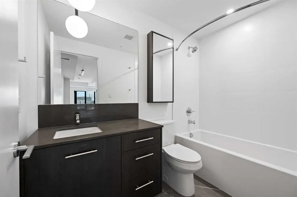 730 2 Avenue SW, #704