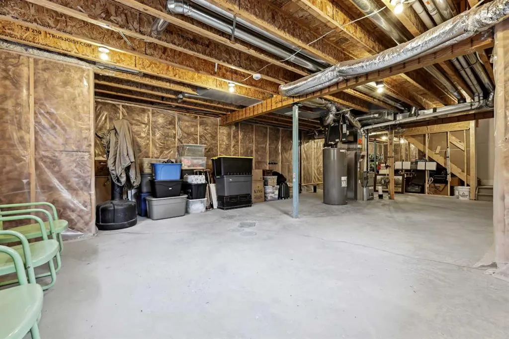 261 Carrington Circle NW