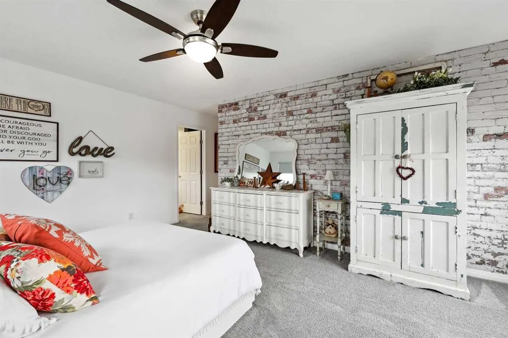 261 Carrington Circle NW