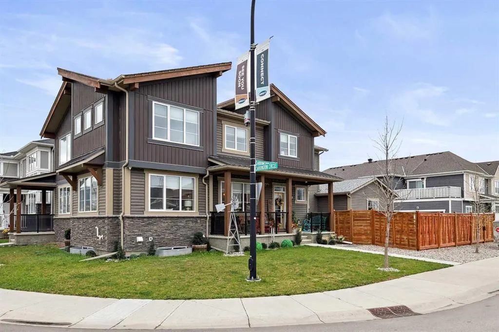 261 Carrington Circle NW