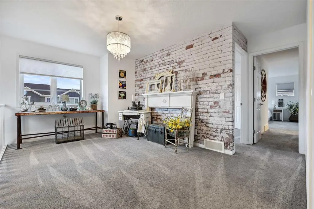 261 Carrington Circle NW